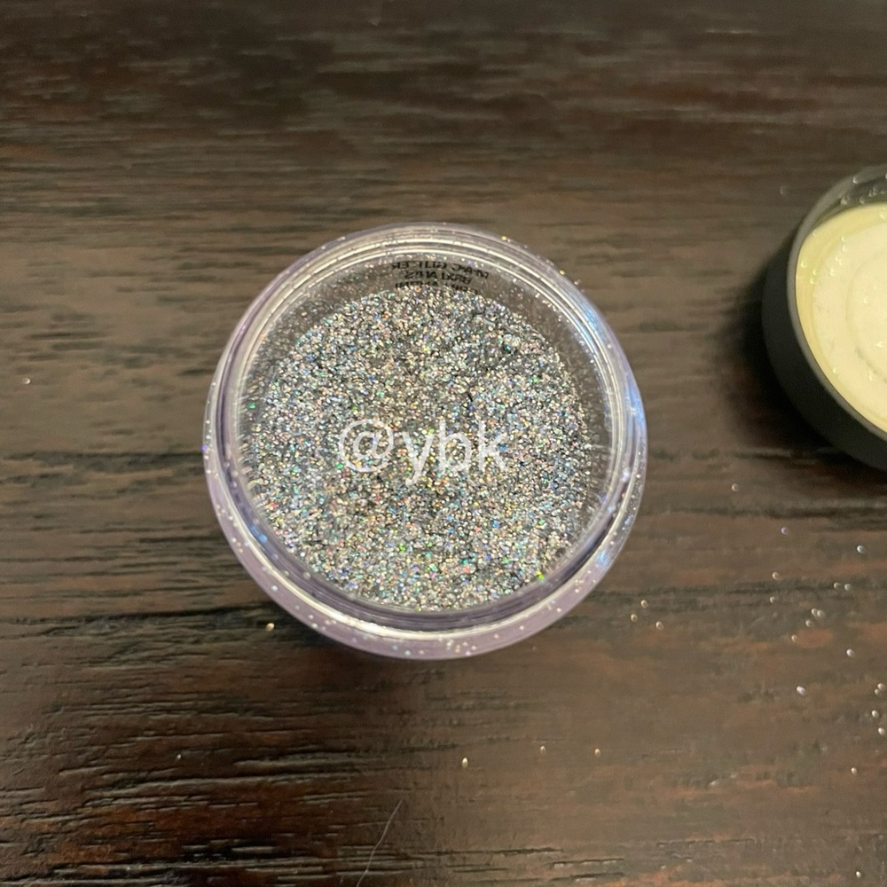 MAC 3D glitter - Picture 2 of 3